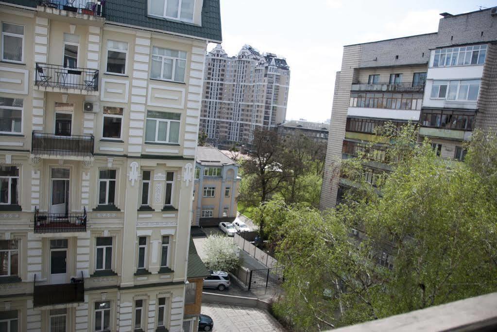 Home Hotel Apartments On Zoloti Vorota Kiev Eksteriør bilde